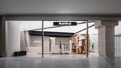 RuirUiruI 华南旗舰店设计：突破定义，探索自我的时尚剧本